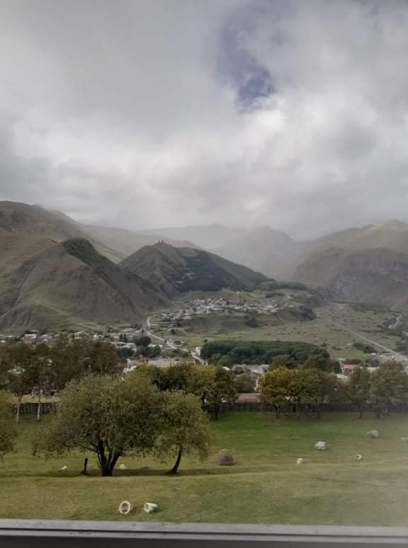 Bana Hotell Kazbegi Exteriör bild