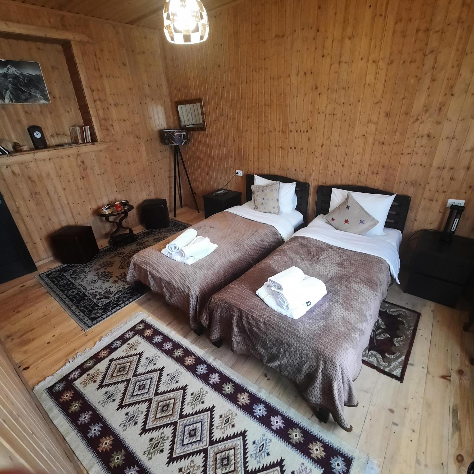 Bana Hotell Kazbegi Exteriör bild