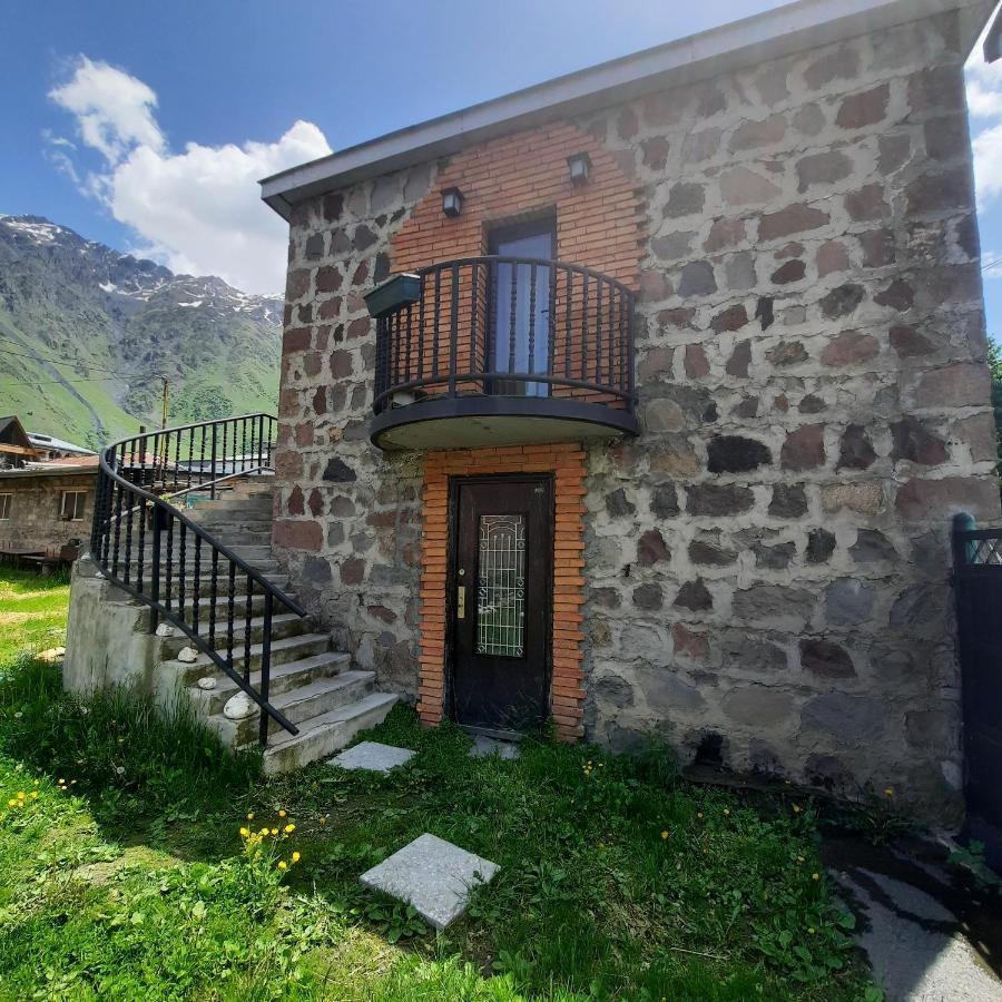 Bana Hotell Kazbegi Exteriör bild