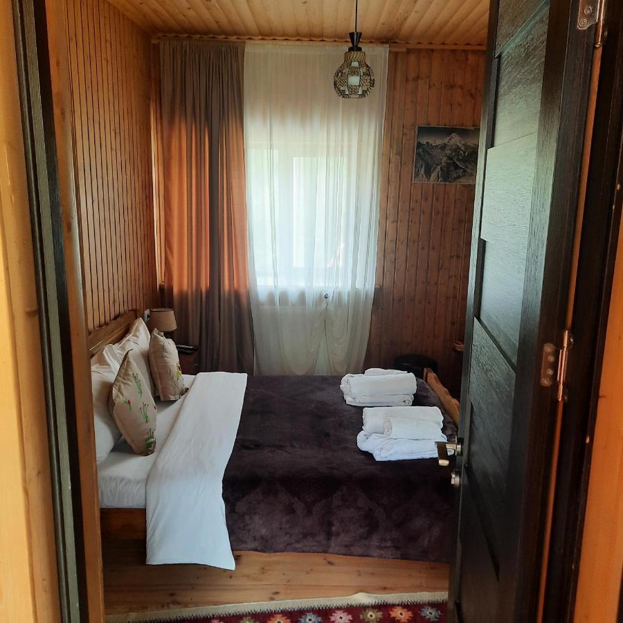 Bana Hotell Kazbegi Exteriör bild