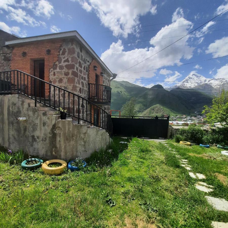 Bana Hotell Kazbegi Exteriör bild