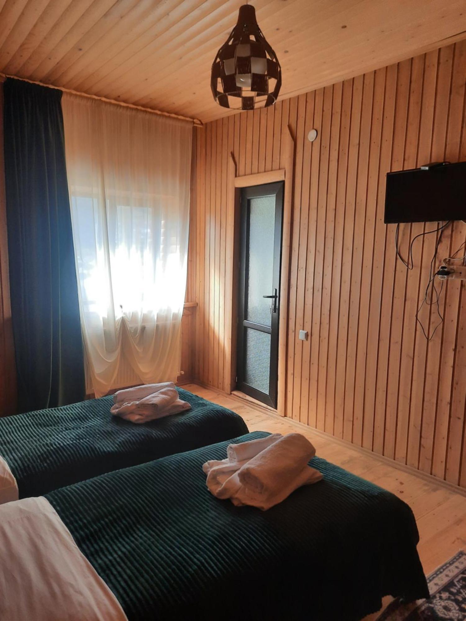 Bana Hotell Kazbegi Exteriör bild
