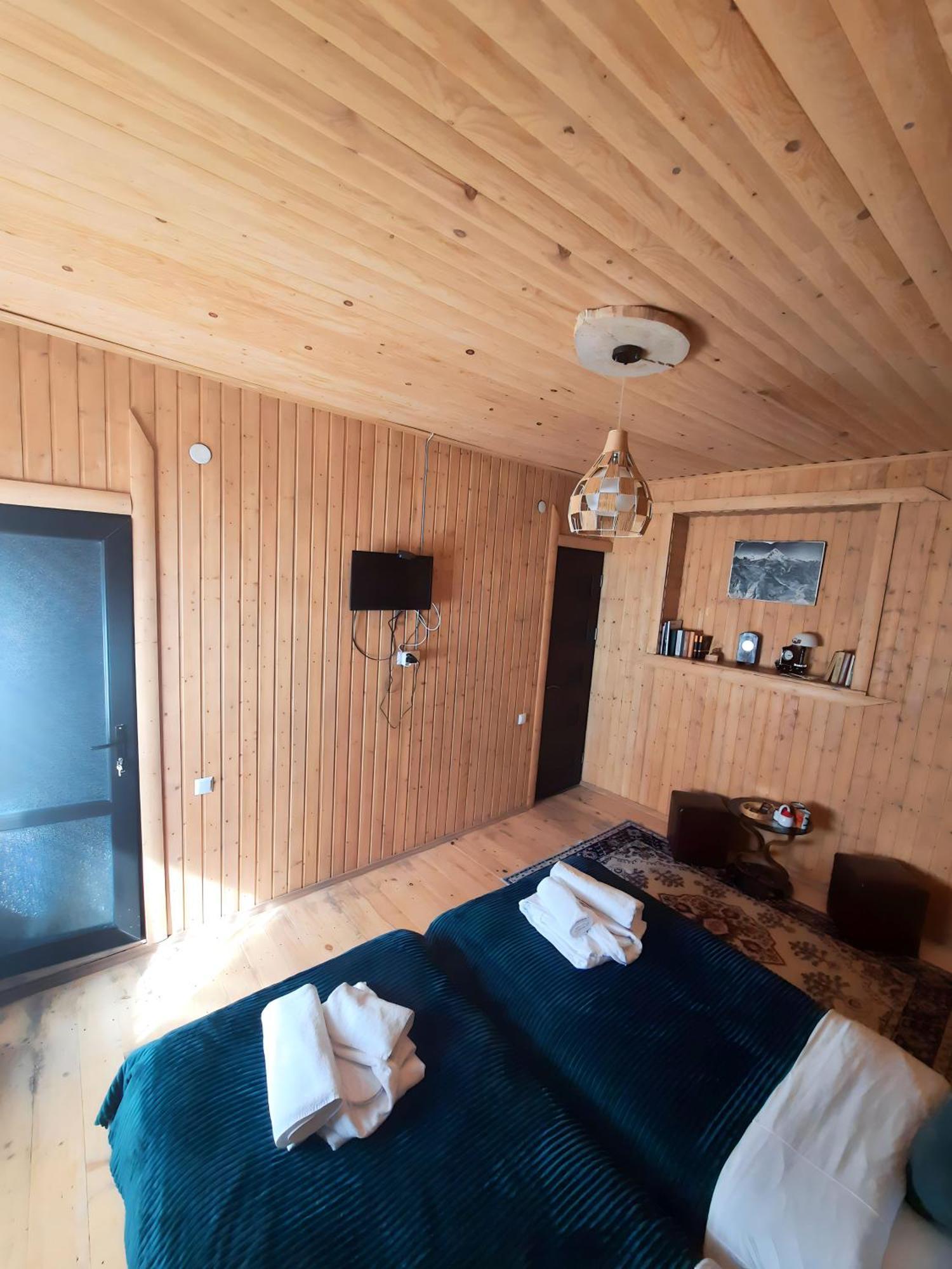 Bana Hotell Kazbegi Exteriör bild