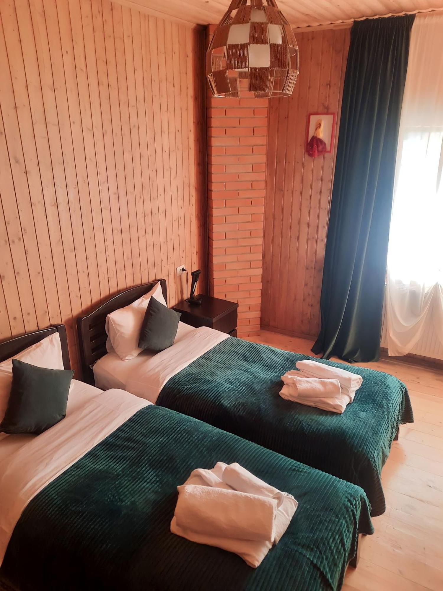 Bana Hotell Kazbegi Exteriör bild