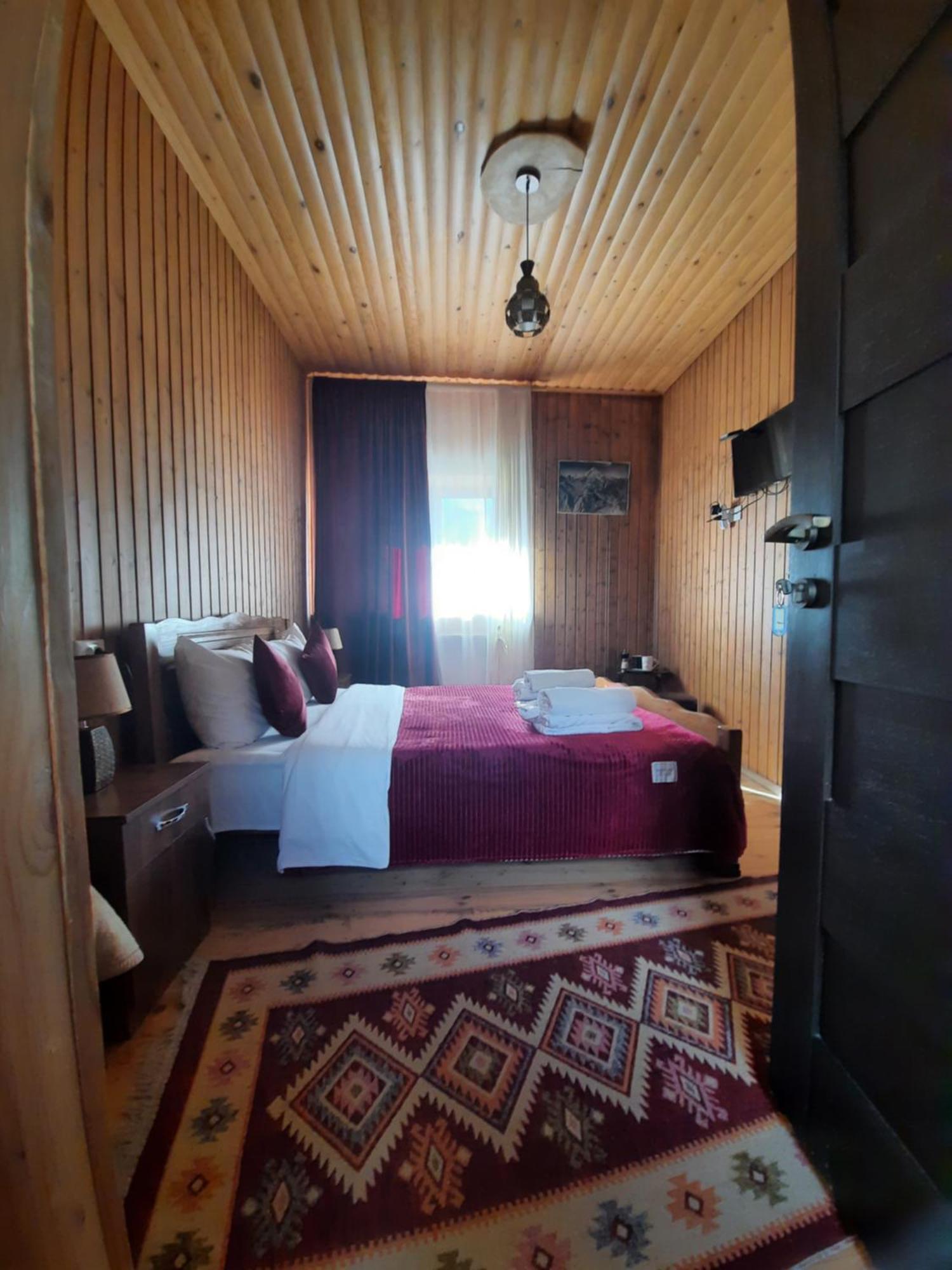 Bana Hotell Kazbegi Exteriör bild