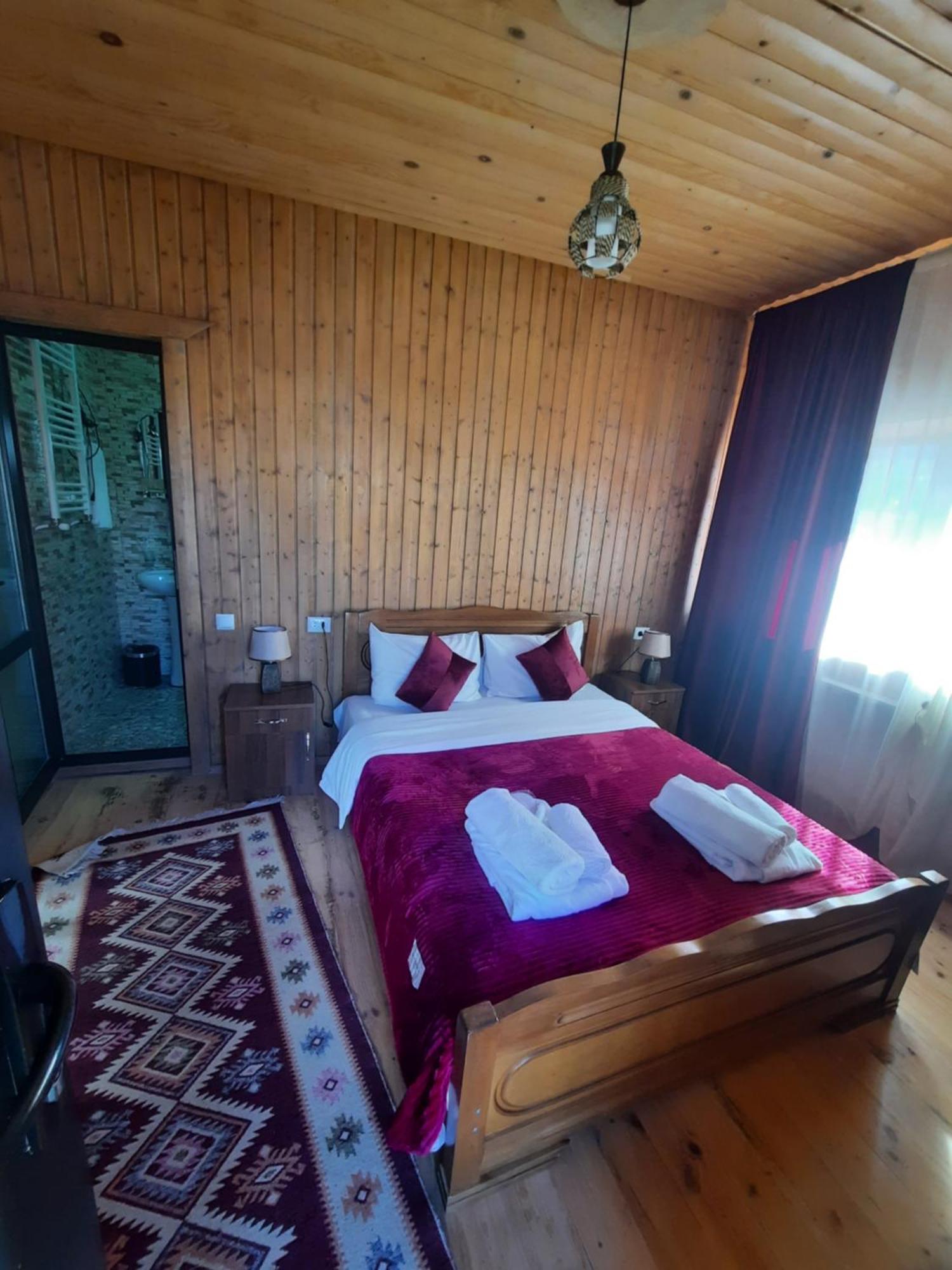 Bana Hotell Kazbegi Exteriör bild
