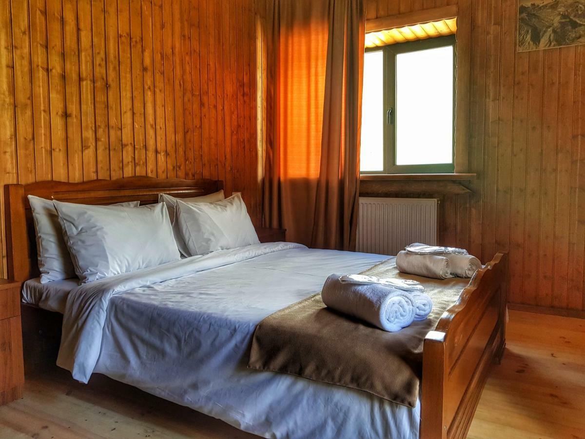 Bana Hotell Kazbegi Exteriör bild