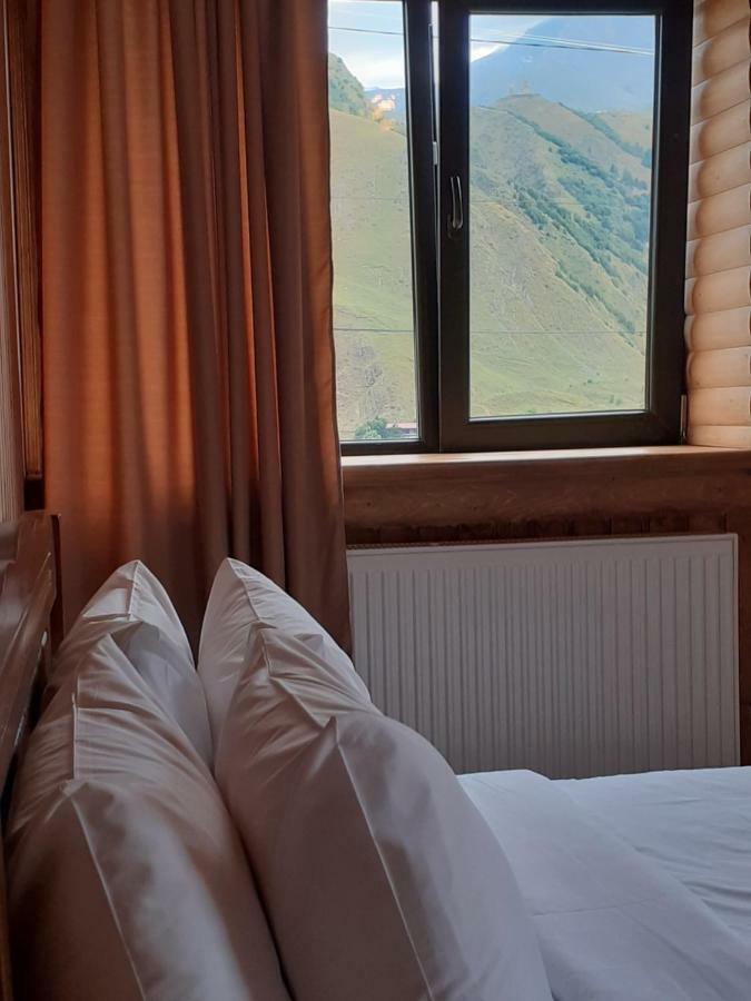 Bana Hotell Kazbegi Exteriör bild