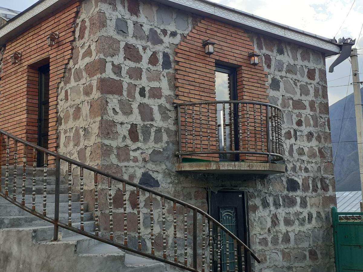 Bana Hotell Kazbegi Exteriör bild